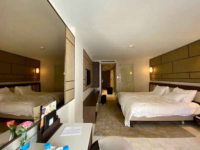 Cratos Premium Hotel
