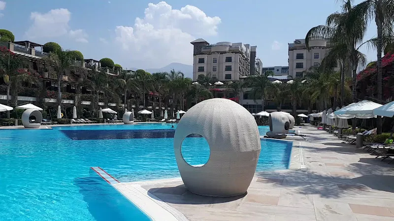 Cratos Premium Hotel