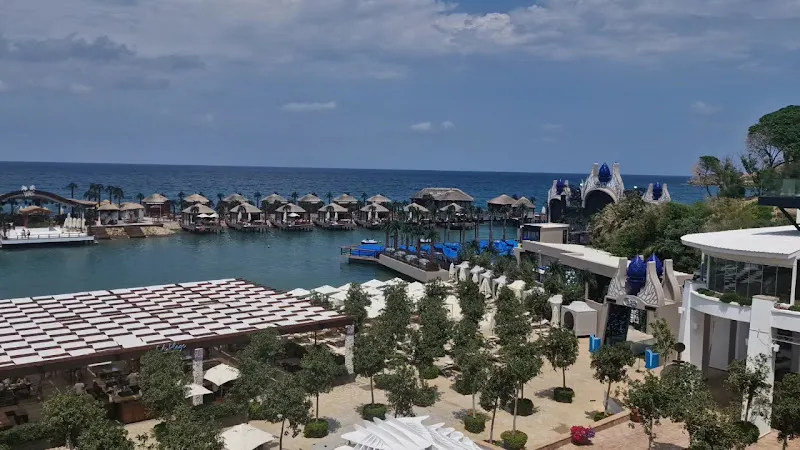 Cratos Premium Hotel