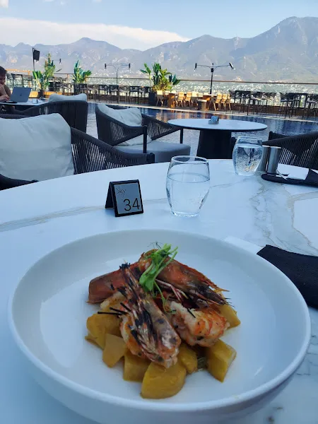 Sky Lounge & Bar