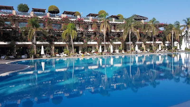 Cratos Premium Hotel