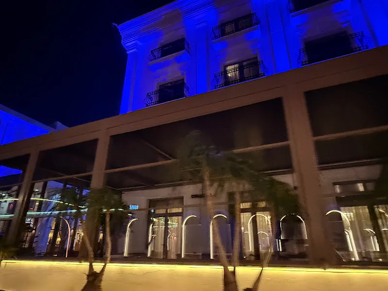 Rocks Hotel & Casino