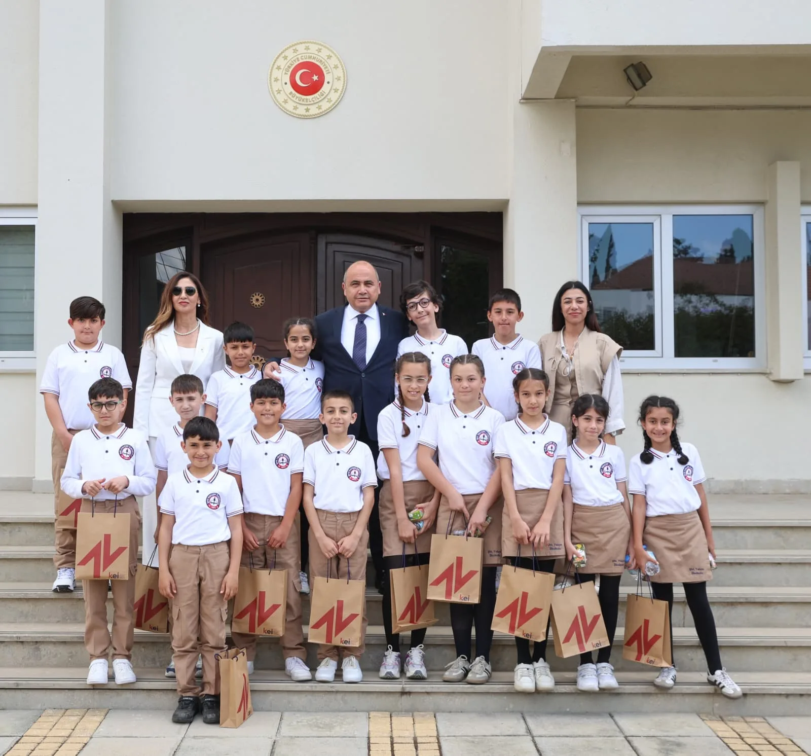 Başçeri, Şehit Yalçın İlkokulu öğrencilerini kabul etti: "Çocuklar, geleceğin teminatıdır"