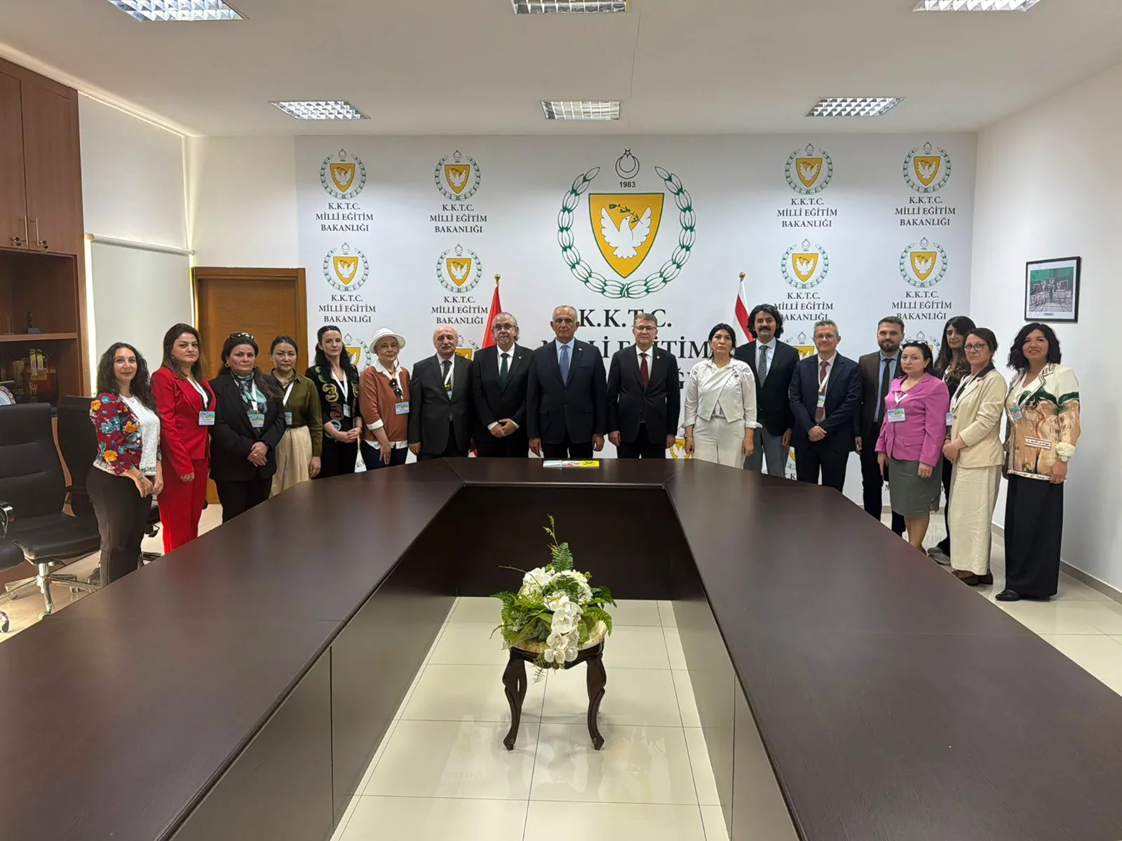 Çavuşoğlu, Türk Dil Kurumu Başkanı Mert’i kabul etti