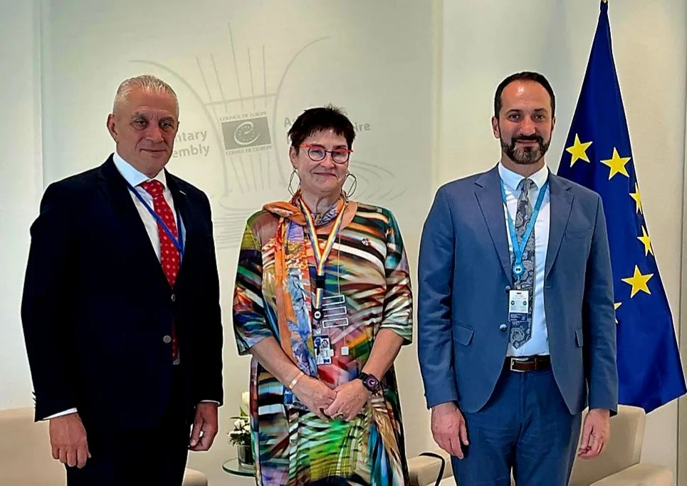 Taçoy ve Candan, AKPA Başkanı Petra Bayr ile görüştü