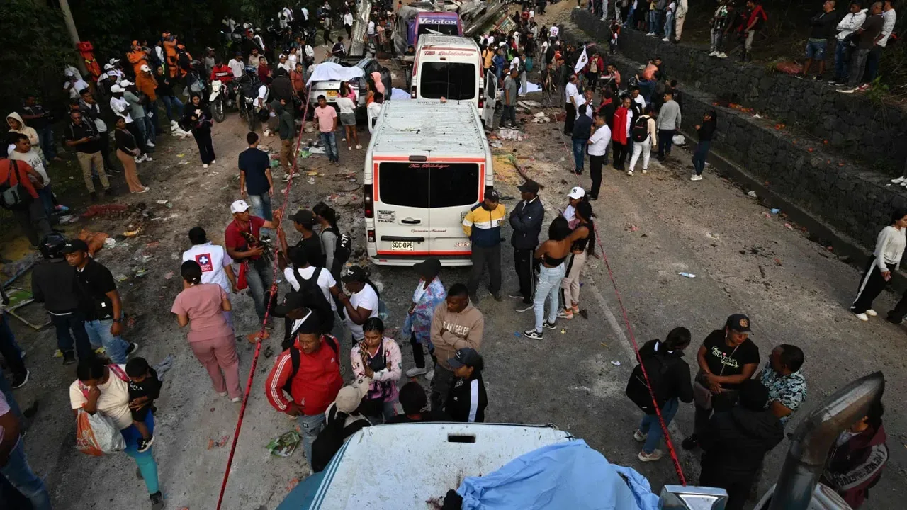 Kolombiya'da bombalı saldırı... 20 ölü