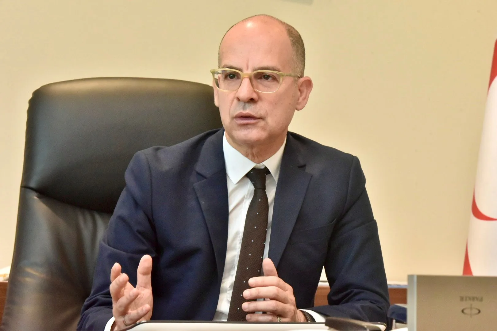 Dânâ: “Rum tarafının üçüncü ülkelerle anlaşma yapması çözüm atmosferi çabalarına ciddi darbe vuruyor”