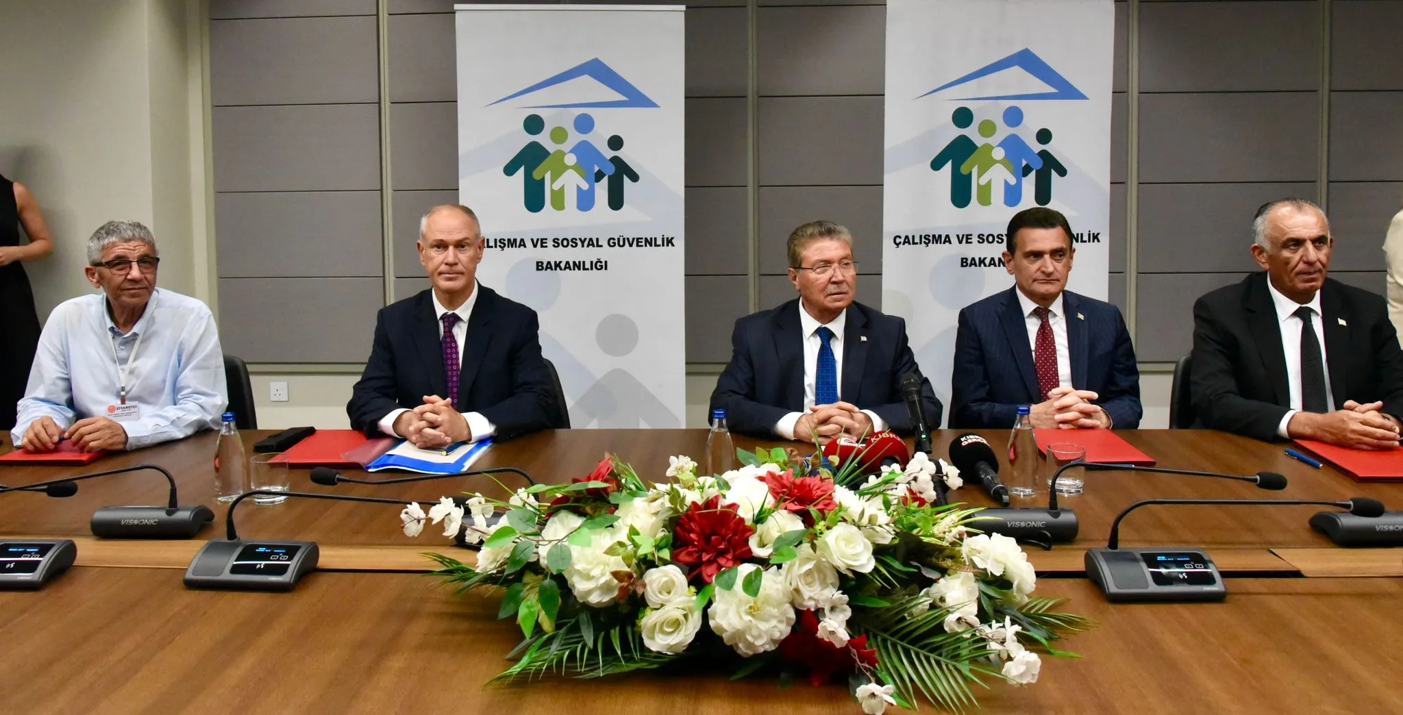 "Suça Sürüklenen Çocuklar ve Genç Erişkinler İçin Rehabilitasyon ve Tahliye Sonrası Topluma Kazandırma Projesi" protokolü imzalandı